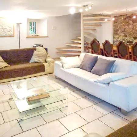 House With 4 Bedrooms In Sainte Marie De Campan, With Wonderful Mountain View, Enclosed Garden And Wifi - 15 Km From The Slopes Casa de Férias