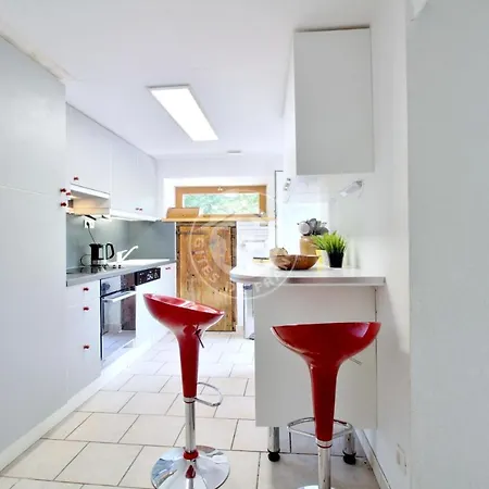 House With 4 Bedrooms In Sainte Marie De Campan, With Wonderful Mountain View, Enclosed Garden And Wifi - 15 Km From The Slopes Casa de Férias