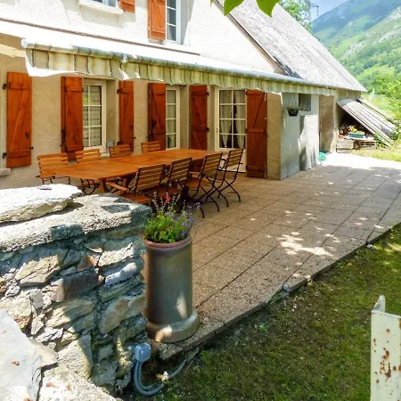 Casa de Férias House With 4 Bedrooms In Sainte Marie De Campan, With Wonderful Mountain View, Enclosed Garden And Wifi - 15 Km From The Slopes *